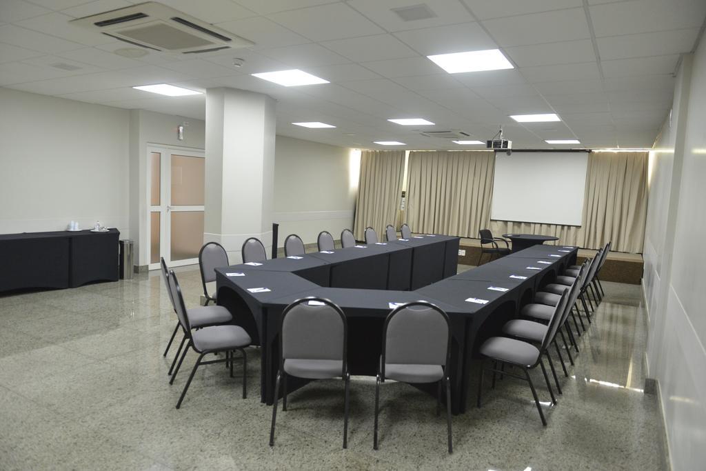 Oitis Hotel Goiania Luaran gambar